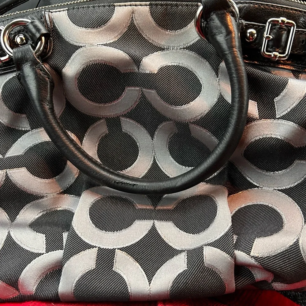 Coach 💕HP💕Madison Abigail op art black silver Big C bag